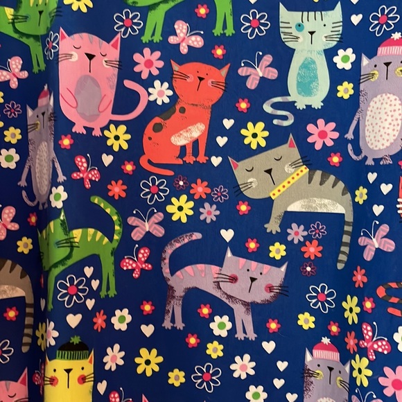 UA Scrubs Size 2XL Top NWOT - Picture 8 of 8